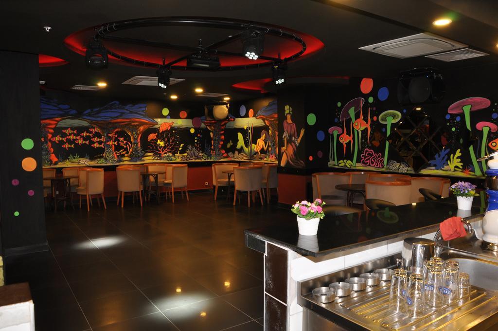Palm World Side Resort & Spa エクステリア 写真